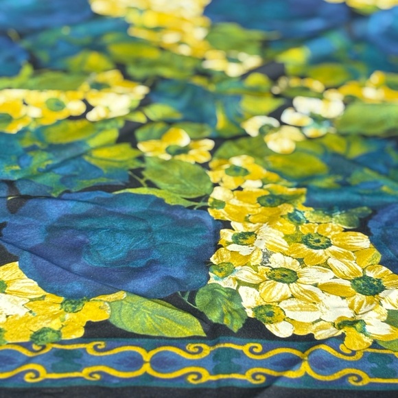 VTG Elaine Gold large polyester Blue and Yellow Patterned Scarf - Picture 1 of 10